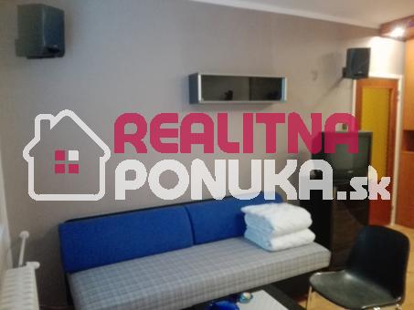 Veľký 1 izbový byt v Dúbravke - 450€ aj s energiami!