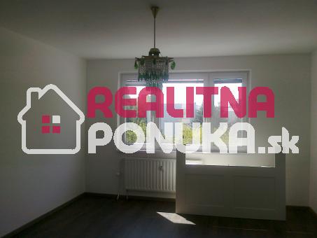 Prenájom 3 izbového bytu  Ulica Krásnohorská / Petržalka 650€ V.Ener.